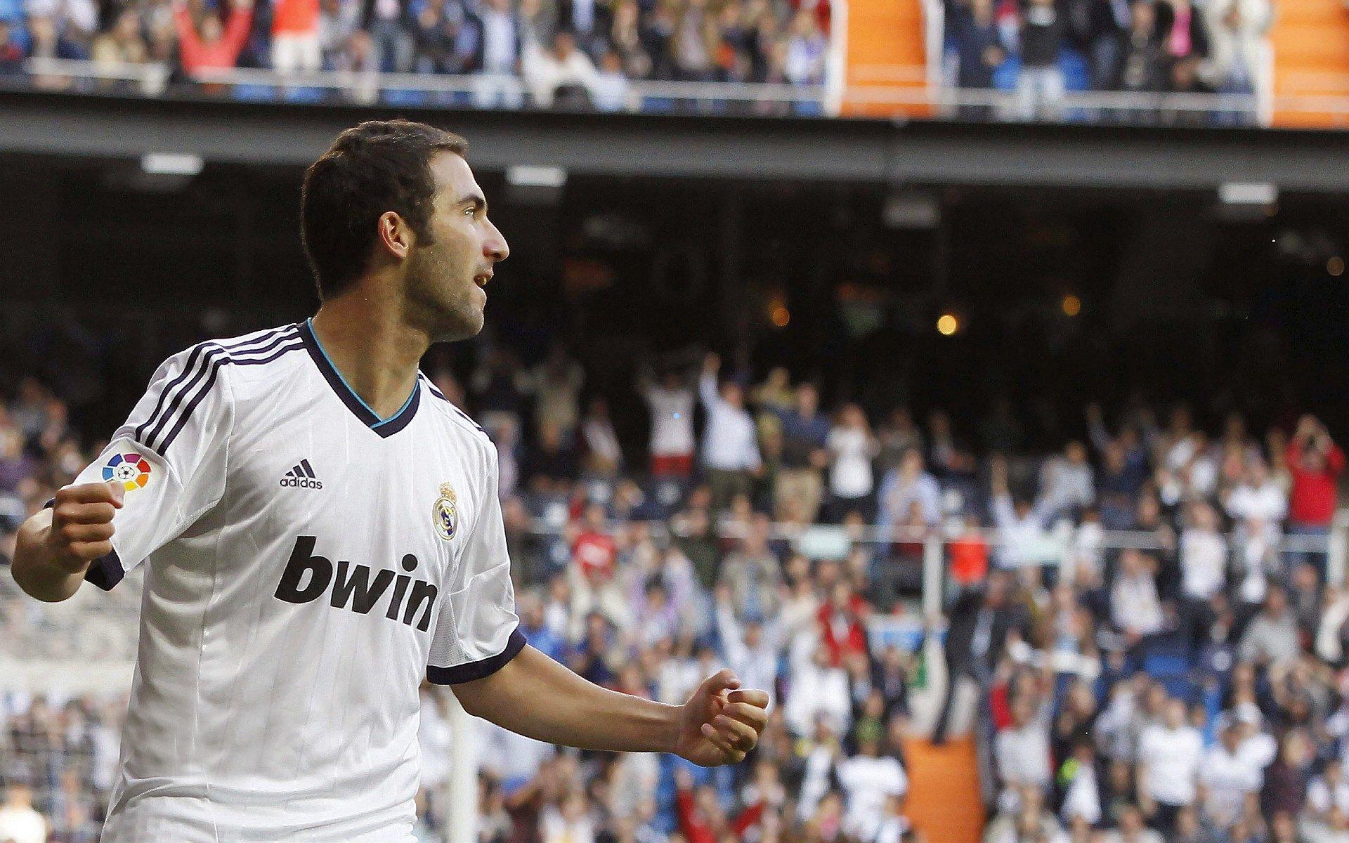 中国竞彩网首页|赛后风波再起，范德比尔特与索汉垃圾话交锋引爆肢体冲突，脸部接触成焦点